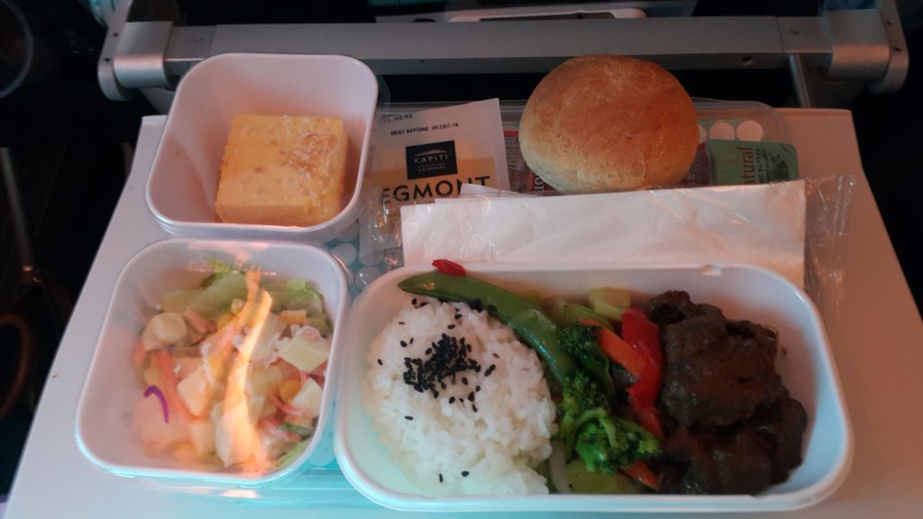 ニュージーランド航空　日本直行便　機内食　和食牛肉