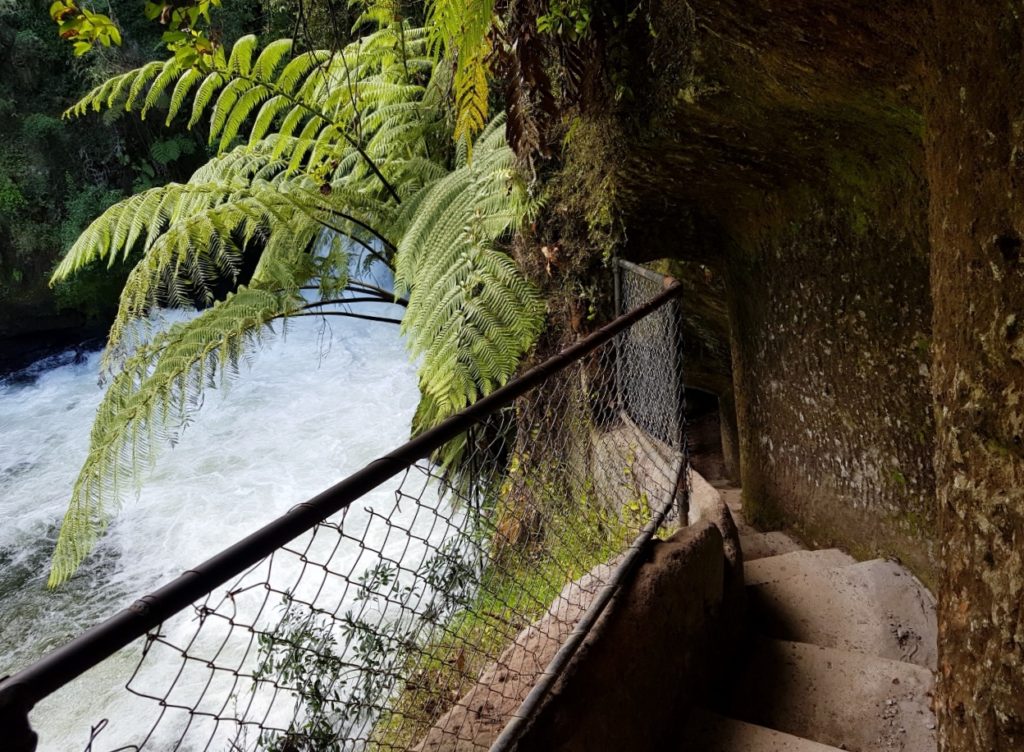 ニュージーランド　ロトルア　滝